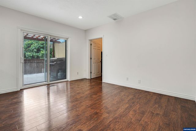 251 Fairview St, Silverton, OR 97381