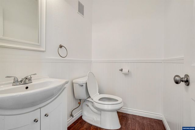 251 Fairview St, Silverton, OR 97381