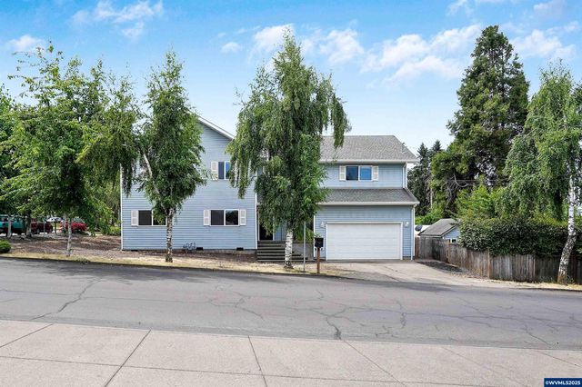 251 Fairview St, Silverton, OR 97381