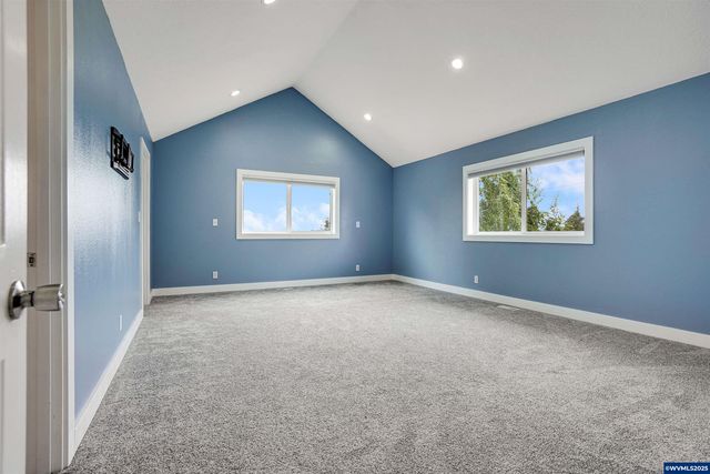 251 Fairview St, Silverton, OR 97381