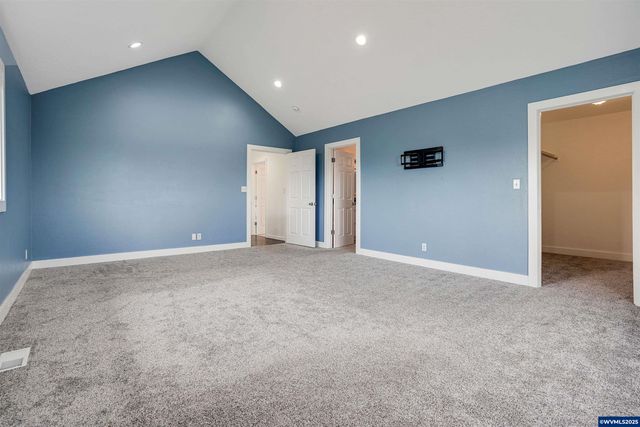 251 Fairview St, Silverton, OR 97381