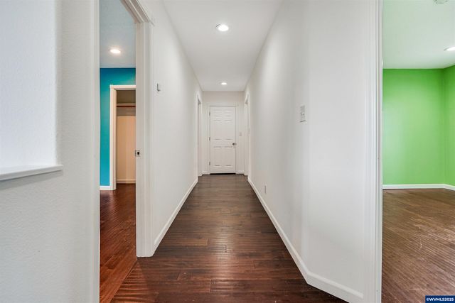 251 Fairview St, Silverton, OR 97381