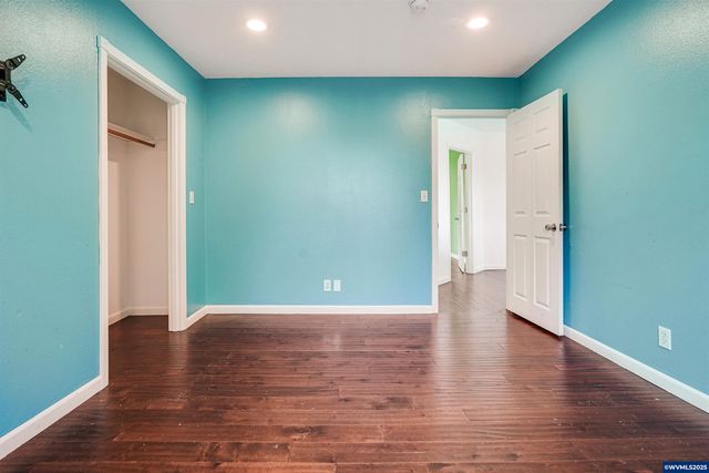 251 Fairview St, Silverton, OR 97381