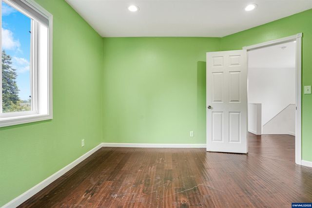 251 Fairview St, Silverton, OR 97381