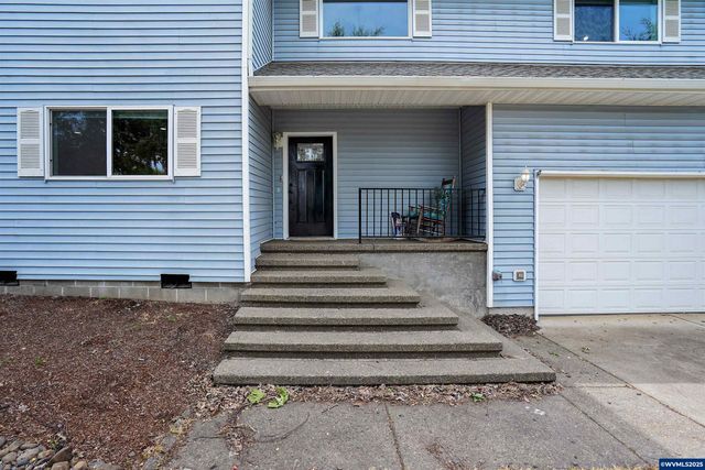 251 Fairview St, Silverton, OR 97381