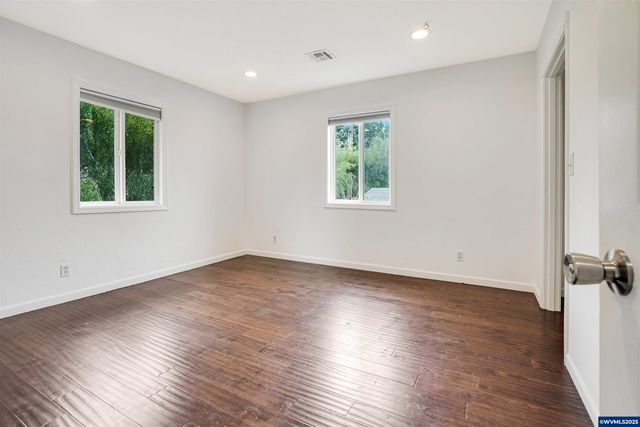 251 Fairview St, Silverton, OR 97381