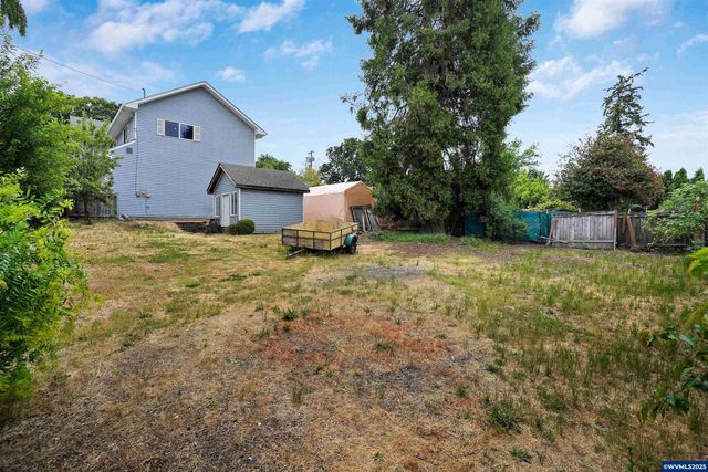 251 Fairview St, Silverton, OR 97381