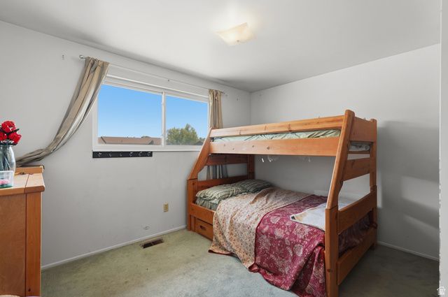 572 W 1680 N, Clinton, UT 84015