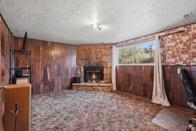 572 W 1680 N, Clinton, UT 84015