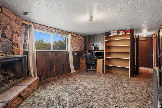 572 W 1680 N, Clinton, UT 84015