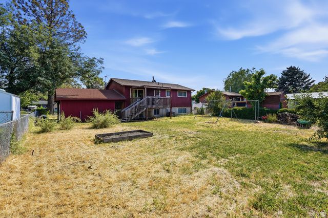 572 W 1680 N, Clinton, UT 84015