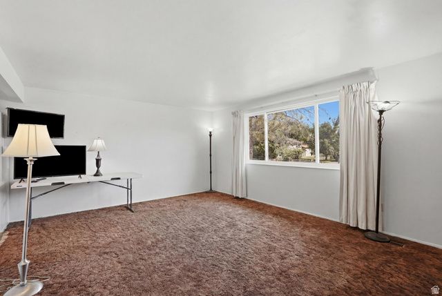 572 W 1680 N, Clinton, UT 84015