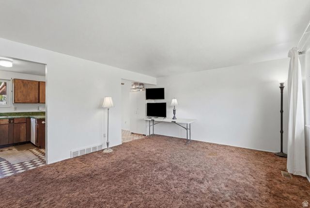 572 W 1680 N, Clinton, UT 84015