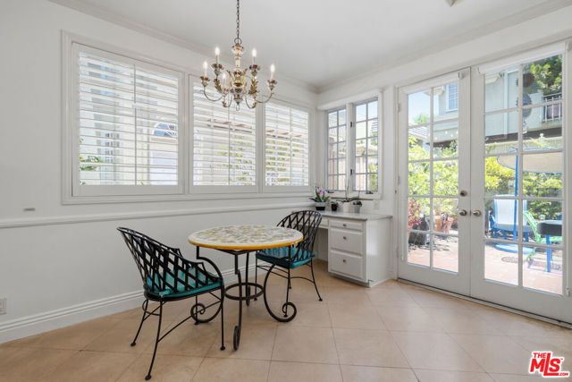 820 S Gretna Green Way 6, Los Angeles, CA 90049