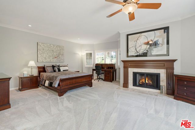 820 S Gretna Green Way 6, Los Angeles, CA 90049