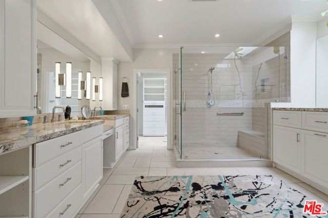 820 S Gretna Green Way 6, Los Angeles, CA 90049