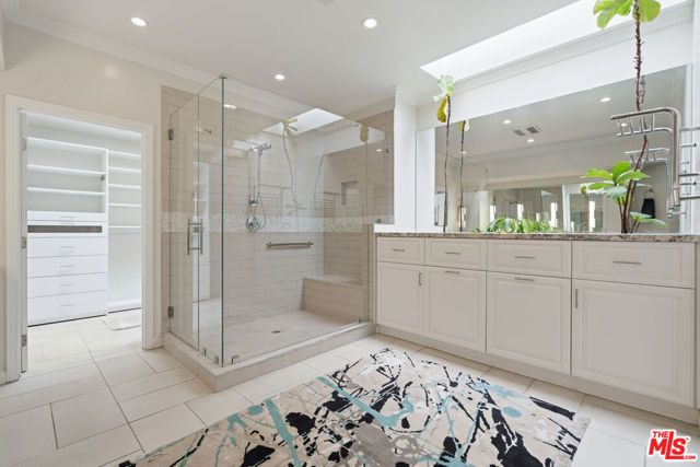 820 S Gretna Green Way 6, Los Angeles, CA 90049