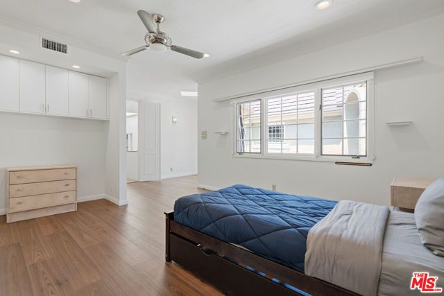 820 S Gretna Green Way 6, Los Angeles, CA 90049