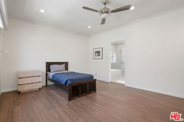 820 S Gretna Green Way 6, Los Angeles, CA 90049