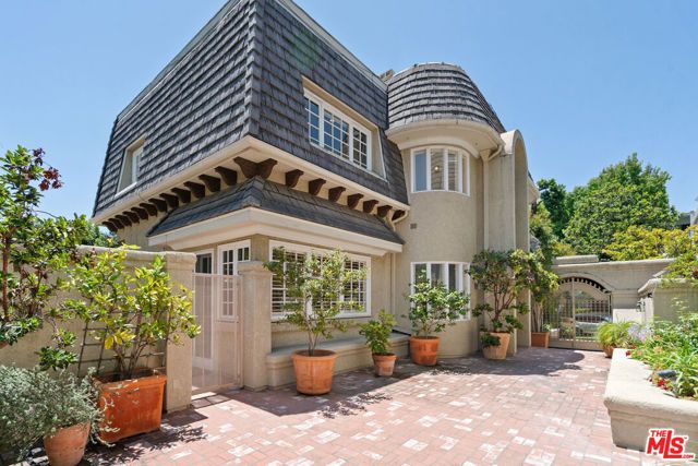 820 S Gretna Green Way 6, Los Angeles, CA 90049
