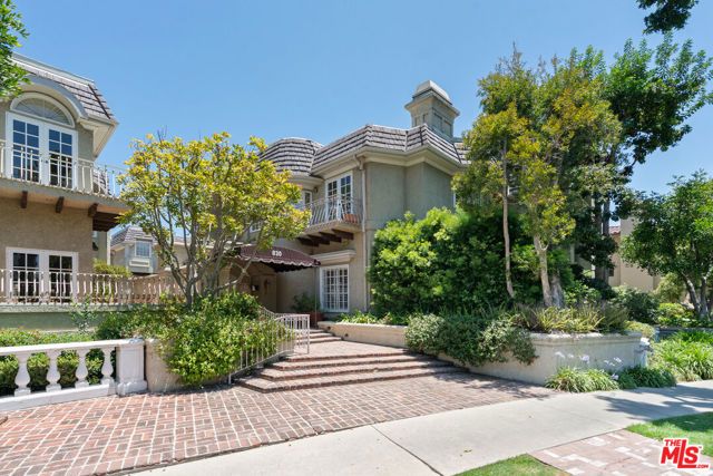 820 S Gretna Green Way 6, Los Angeles, CA 90049