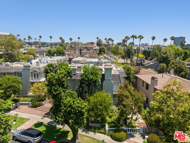 820 S Gretna Green Way 6, Los Angeles, CA 90049