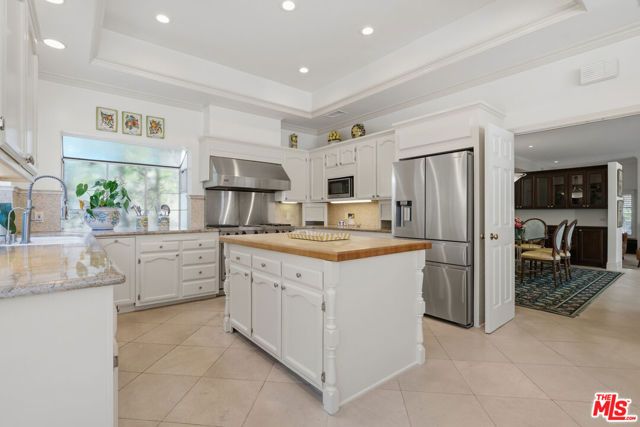 820 S Gretna Green Way 6, Los Angeles, CA 90049