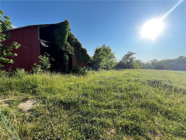 13074 NC 2700, Compton, AR 72624