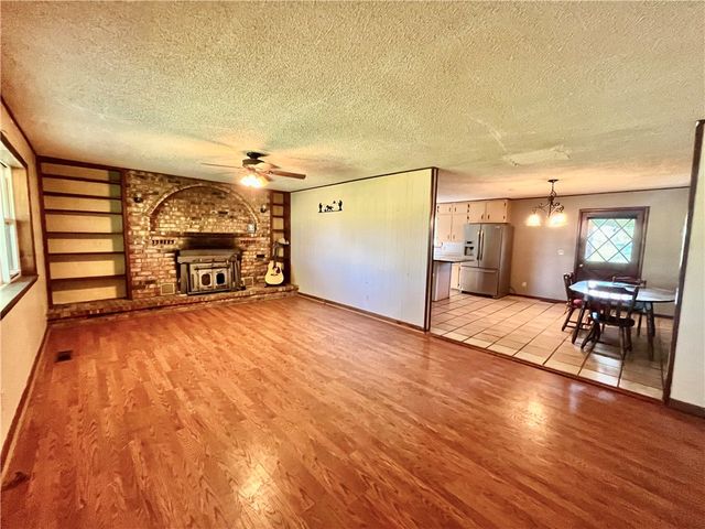 13074 NC 2700, Compton, AR 72624