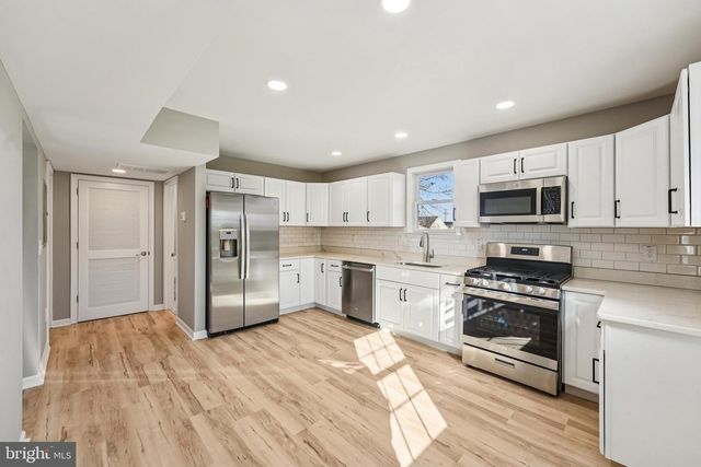 2 RIVER PL, Pennsville, NJ 08070