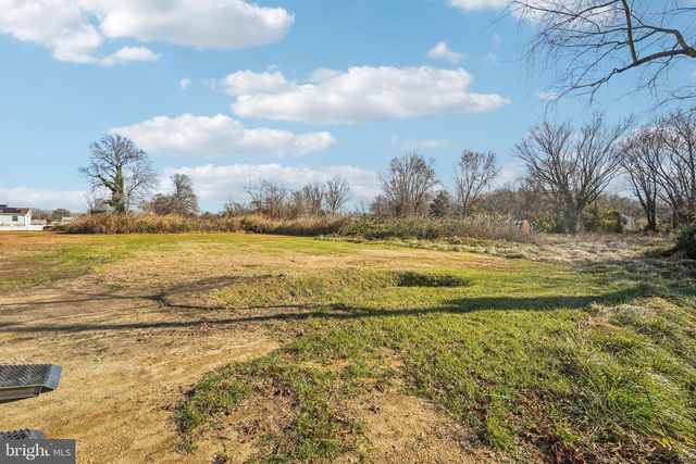 2 RIVER PL, Pennsville, NJ 08070