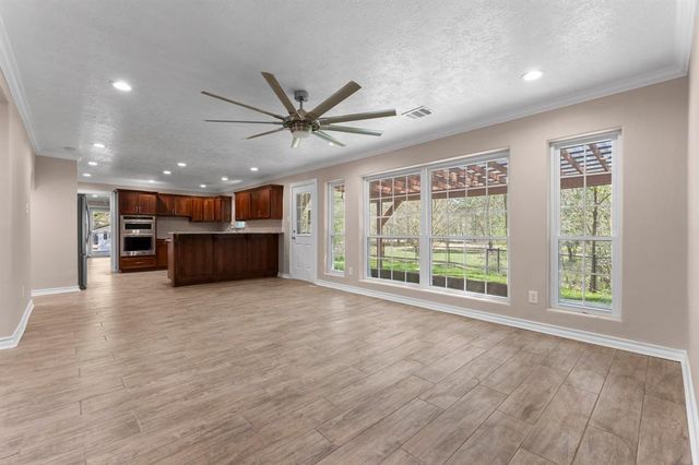 420 E Lake Drive, Livingston, TX 77351
