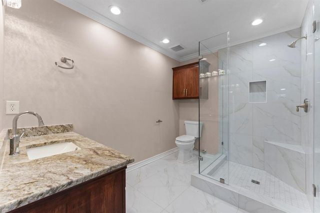 420 E Lake Drive, Livingston, TX 77351