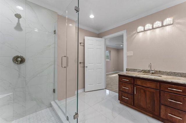 420 E Lake Drive, Livingston, TX 77351