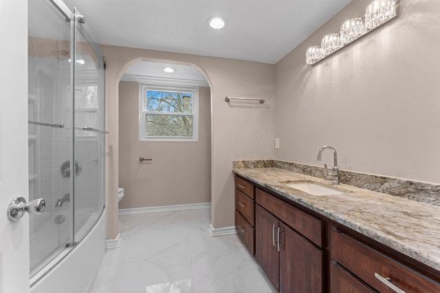 420 E Lake Drive, Livingston, TX 77351