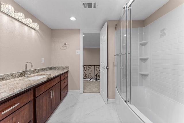 420 E Lake Drive, Livingston, TX 77351