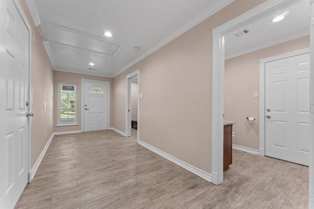 420 E Lake Drive, Livingston, TX 77351