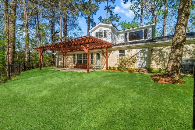 420 E Lake Drive, Livingston, TX 77351