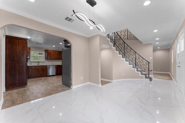420 E Lake Drive, Livingston, TX 77351