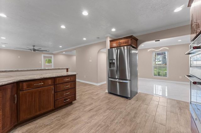 420 E Lake Drive, Livingston, TX 77351