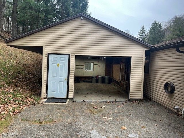 1780 Blosser Lane, Follansbee, WV 26037