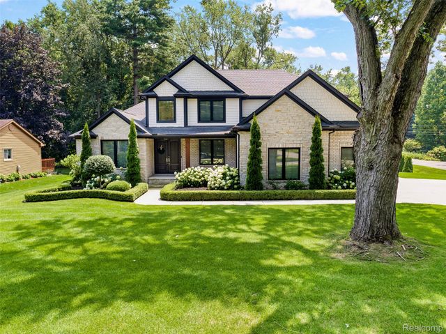 29135 SCOTTEN Street, Farmington Hills, MI 48336