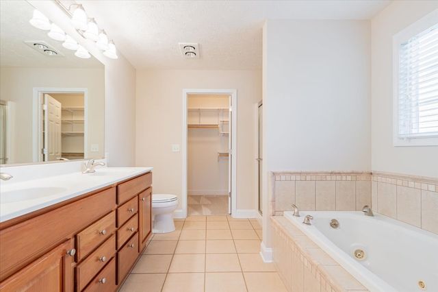 1612 Myra Lane, Bloomington, IL 61704