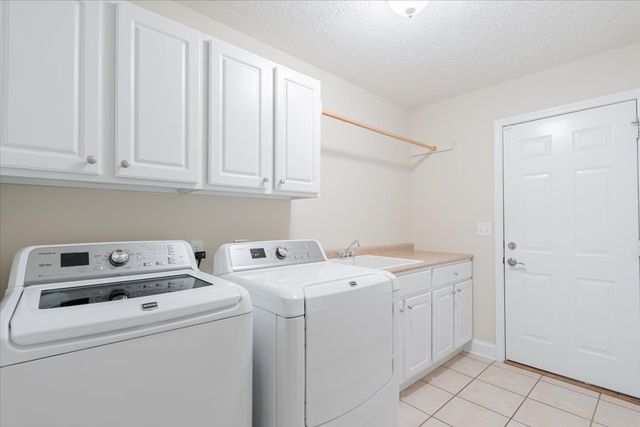 1612 Myra Lane, Bloomington, IL 61704