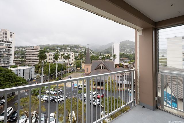 1617 Keeaumoku Street 704, Honolulu, HI 96822