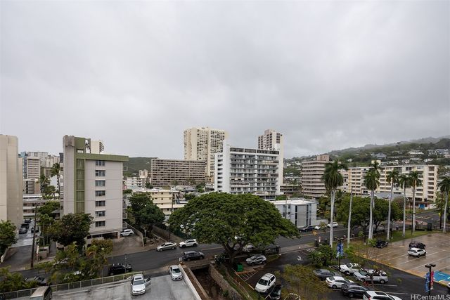 1617 Keeaumoku Street 704, Honolulu, HI 96822