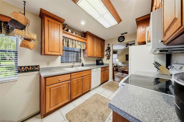 38648 FERM CIRCLE, Zephyrhills, FL 33540