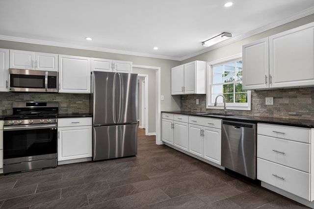1281 Winterhill Dr, Cookeville, TN 38501