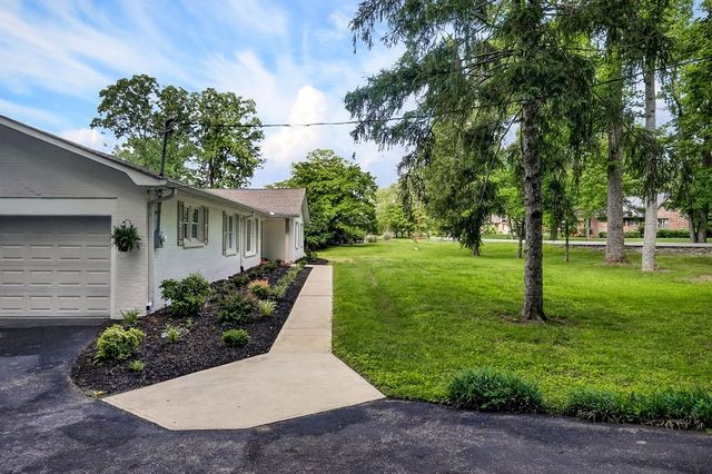 1281 Winterhill Dr, Cookeville, TN 38501
