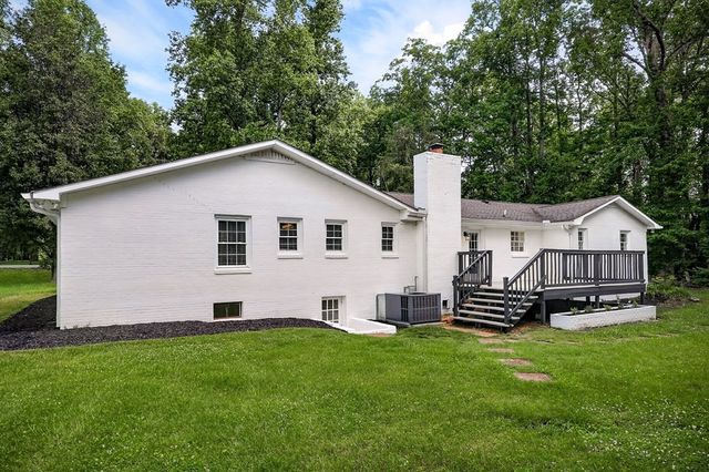 1281 Winterhill Dr, Cookeville, TN 38501